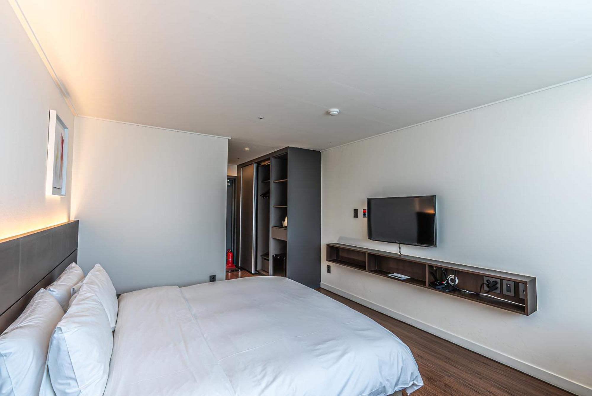 Hotel The Grang Jungmun 西归浦市 外观 照片