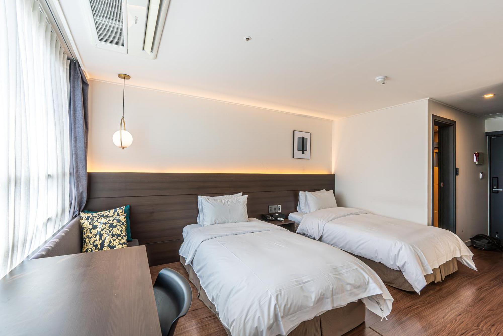 Hotel The Grang Jungmun 西归浦市 外观 照片