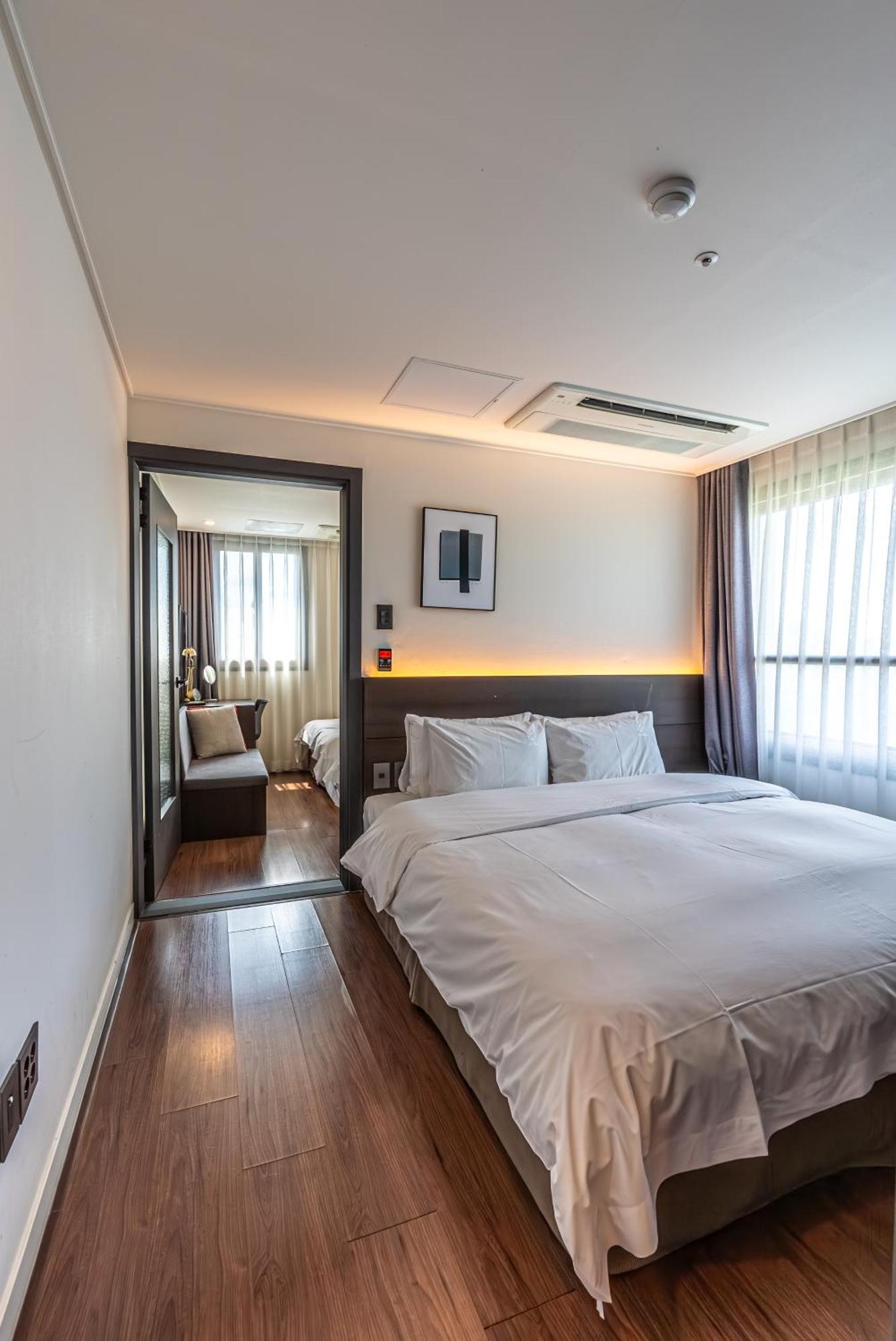 Hotel The Grang Jungmun 西归浦市 外观 照片