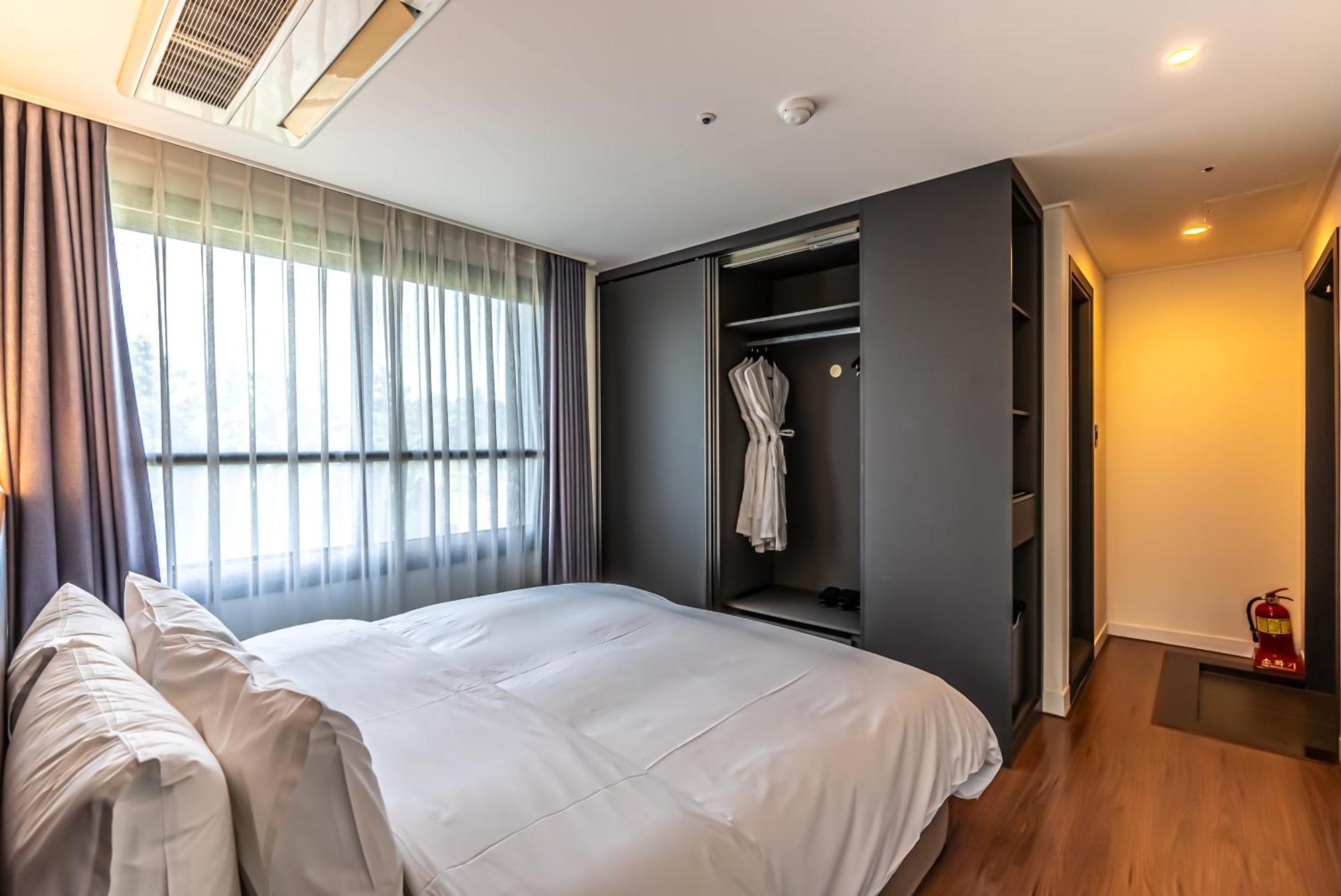 Hotel The Grang Jungmun 西归浦市 外观 照片