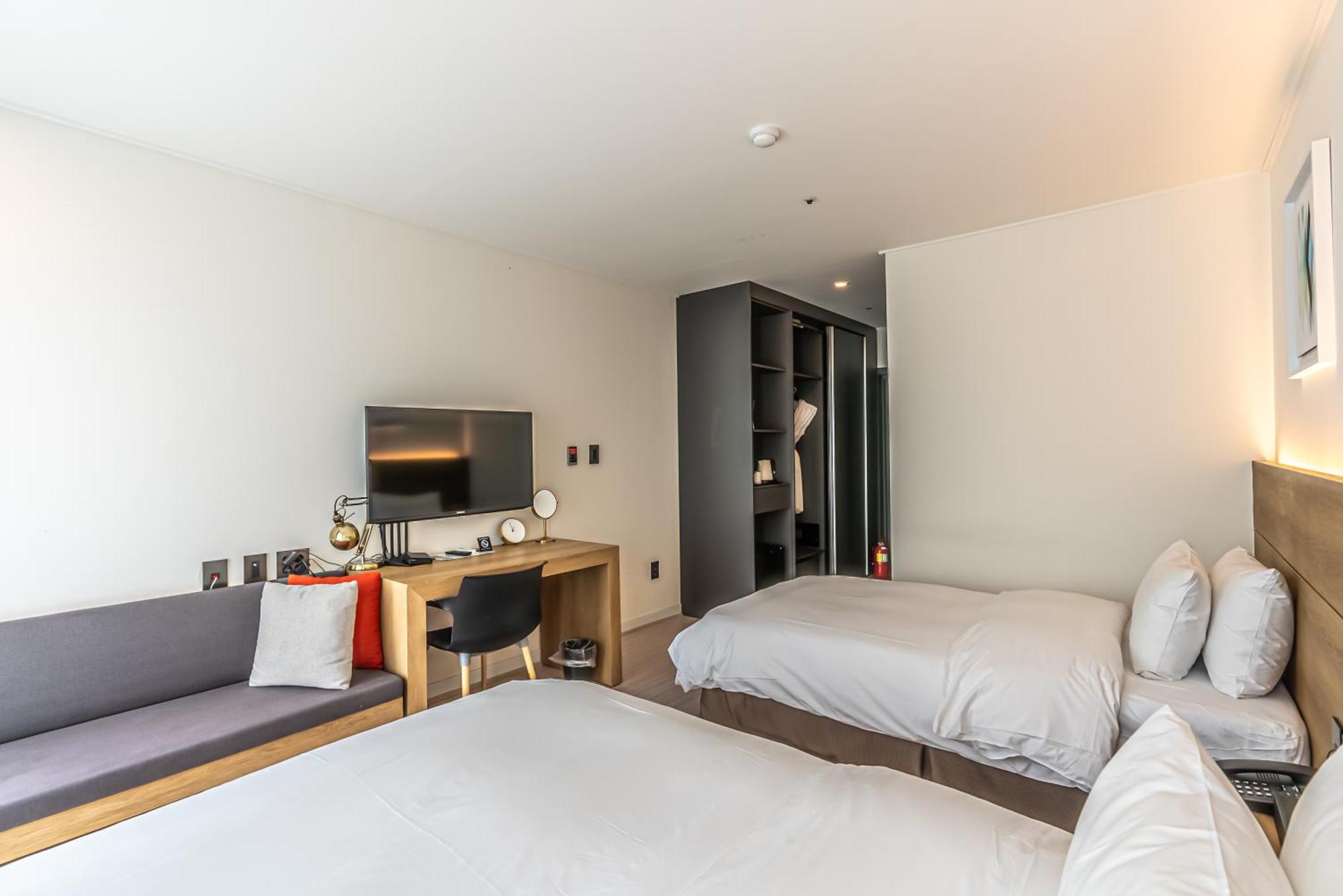 Hotel The Grang Jungmun 西归浦市 外观 照片