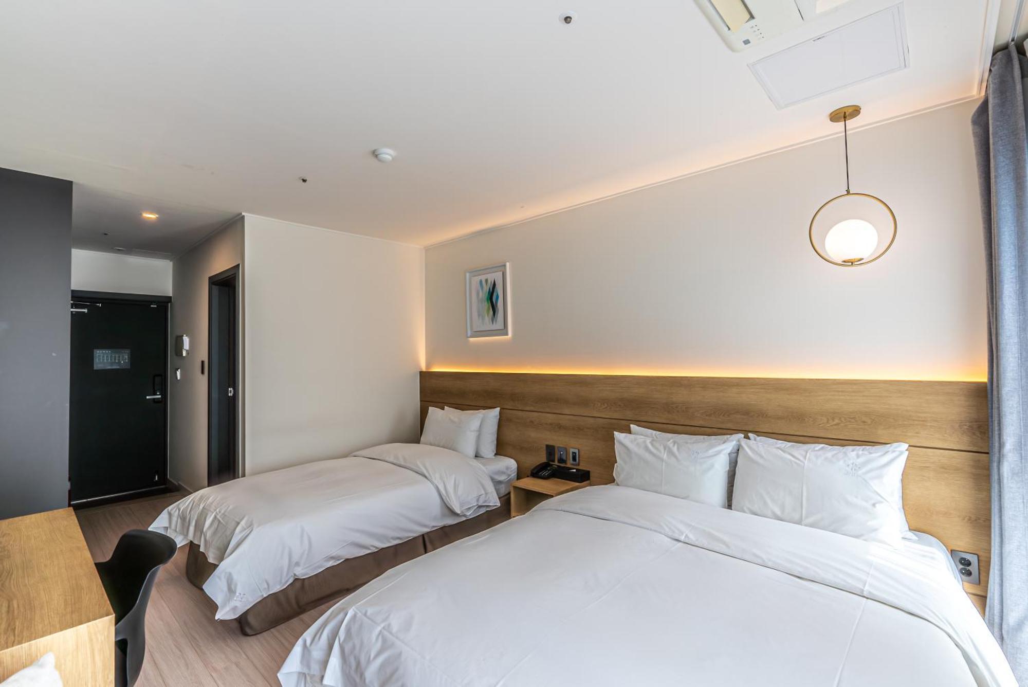 Hotel The Grang Jungmun 西归浦市 外观 照片