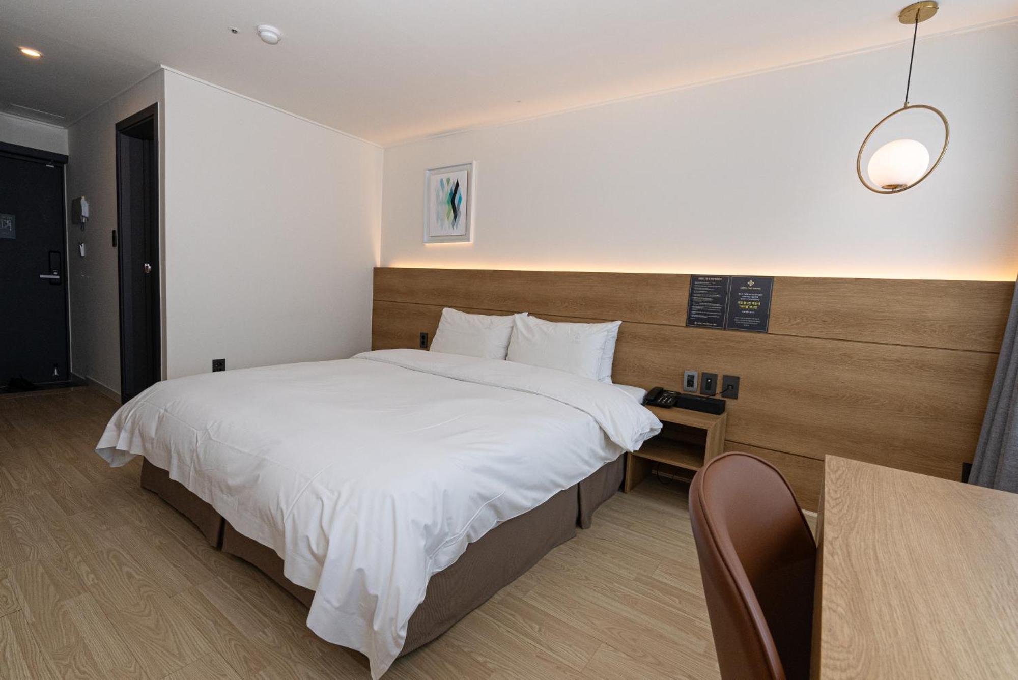 Hotel The Grang Jungmun 西归浦市 外观 照片