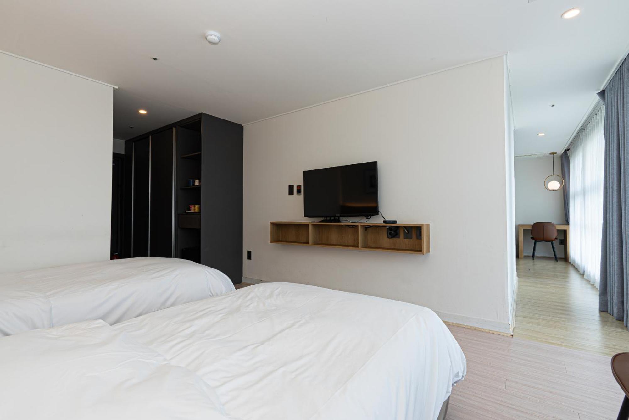 Hotel The Grang Jungmun 西归浦市 外观 照片