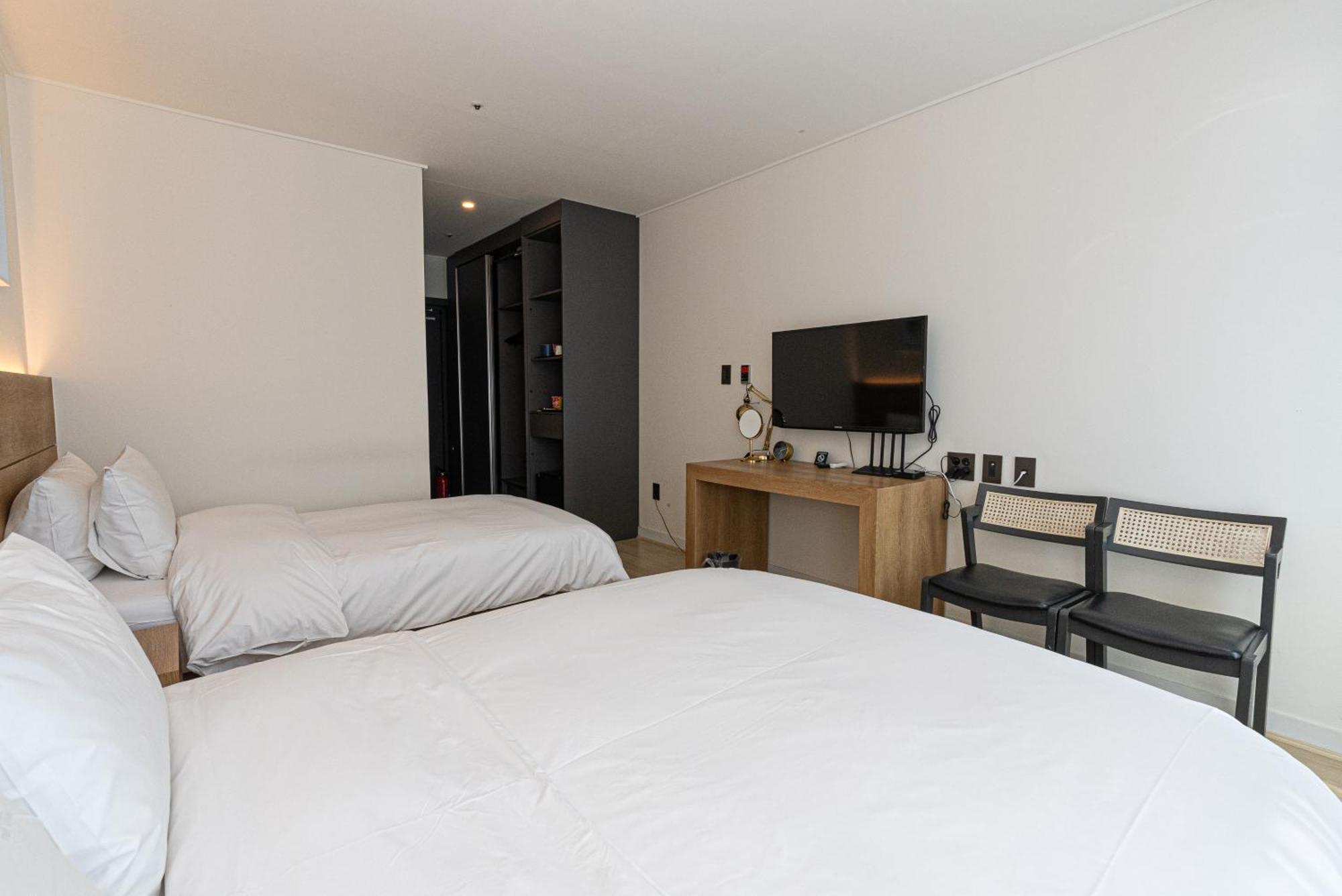 Hotel The Grang Jungmun 西归浦市 外观 照片
